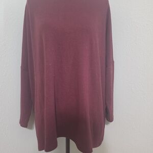 Women's Long-Sleeve Relaxed Pullover Hoodie in Burgundy